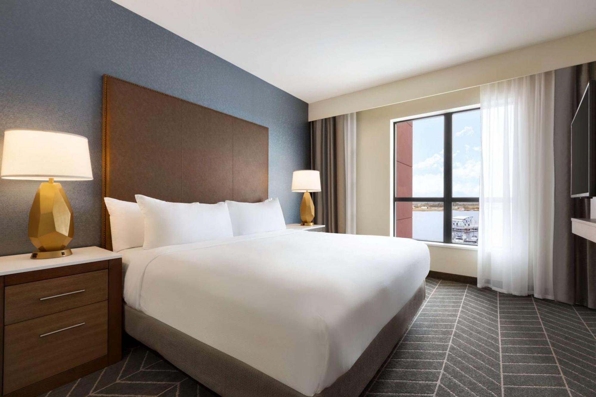 Embassy Suites By Hilton Wilmington Riverfront Eksteriør billede