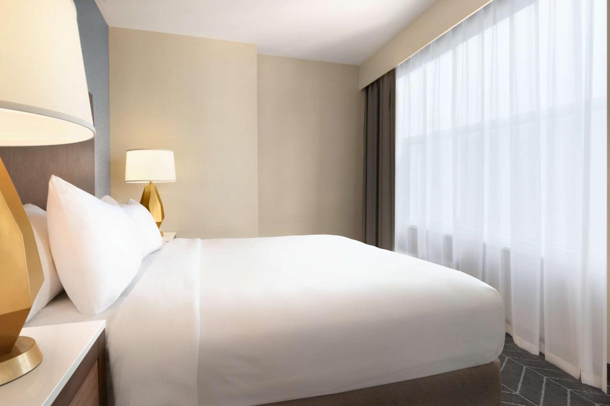 Embassy Suites By Hilton Wilmington Riverfront Eksteriør billede