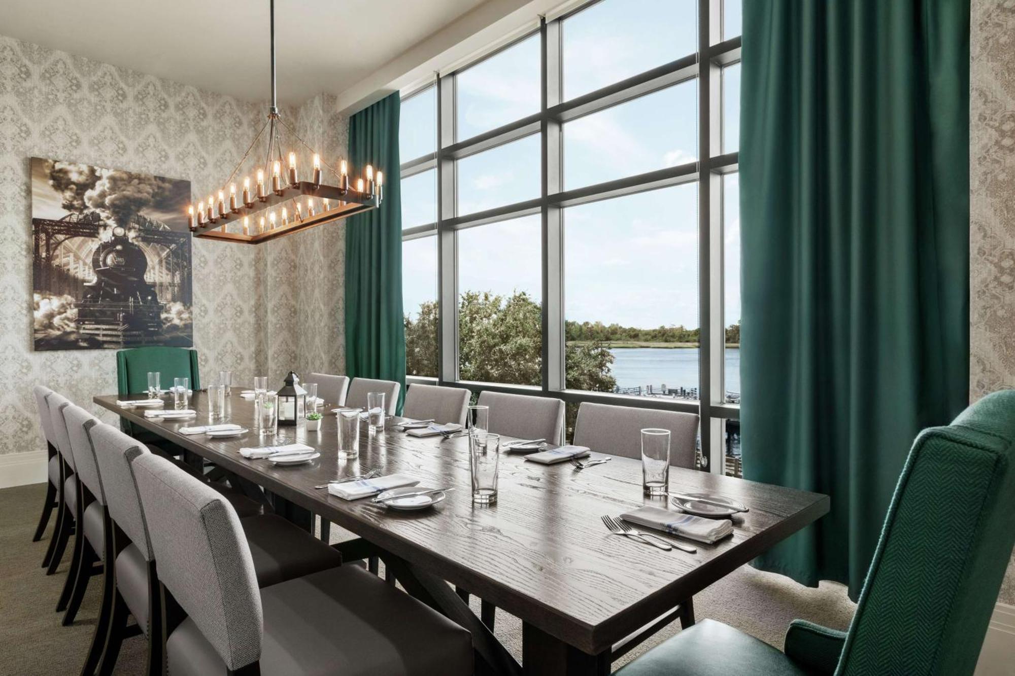 Embassy Suites By Hilton Wilmington Riverfront Eksteriør billede