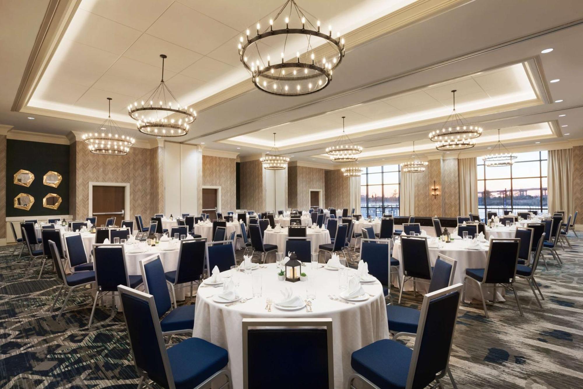 Embassy Suites By Hilton Wilmington Riverfront Eksteriør billede